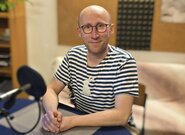 Stavění máje na Hradecku a Šrámkův statek