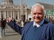 Na stole je téma s velvyslancem České republiky při Svatém stolci